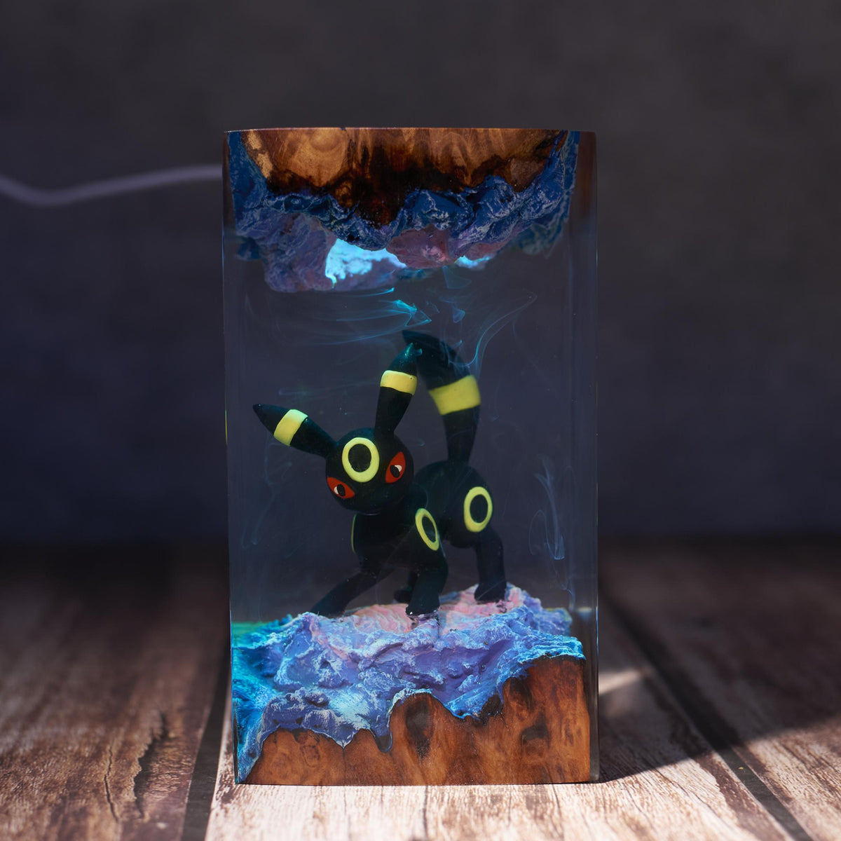 Diorama Umbreon Epoxy Resin Lamp