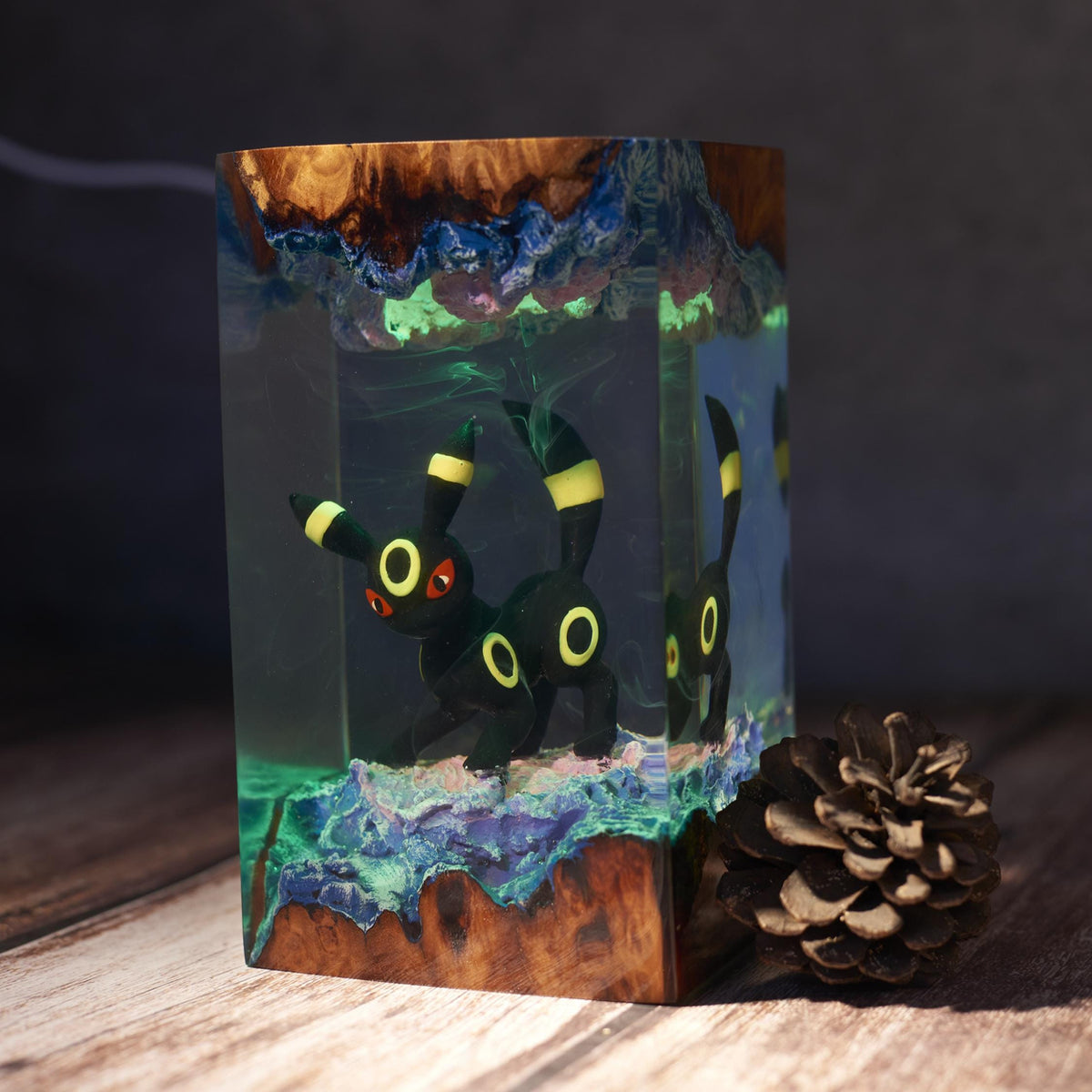 Diorama Umbreon Epoxy Resin Lamp