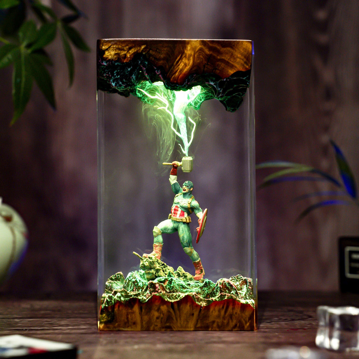 Captain America Worthy Resin Lamp - Marvel Avengers Cube Night Light Gift