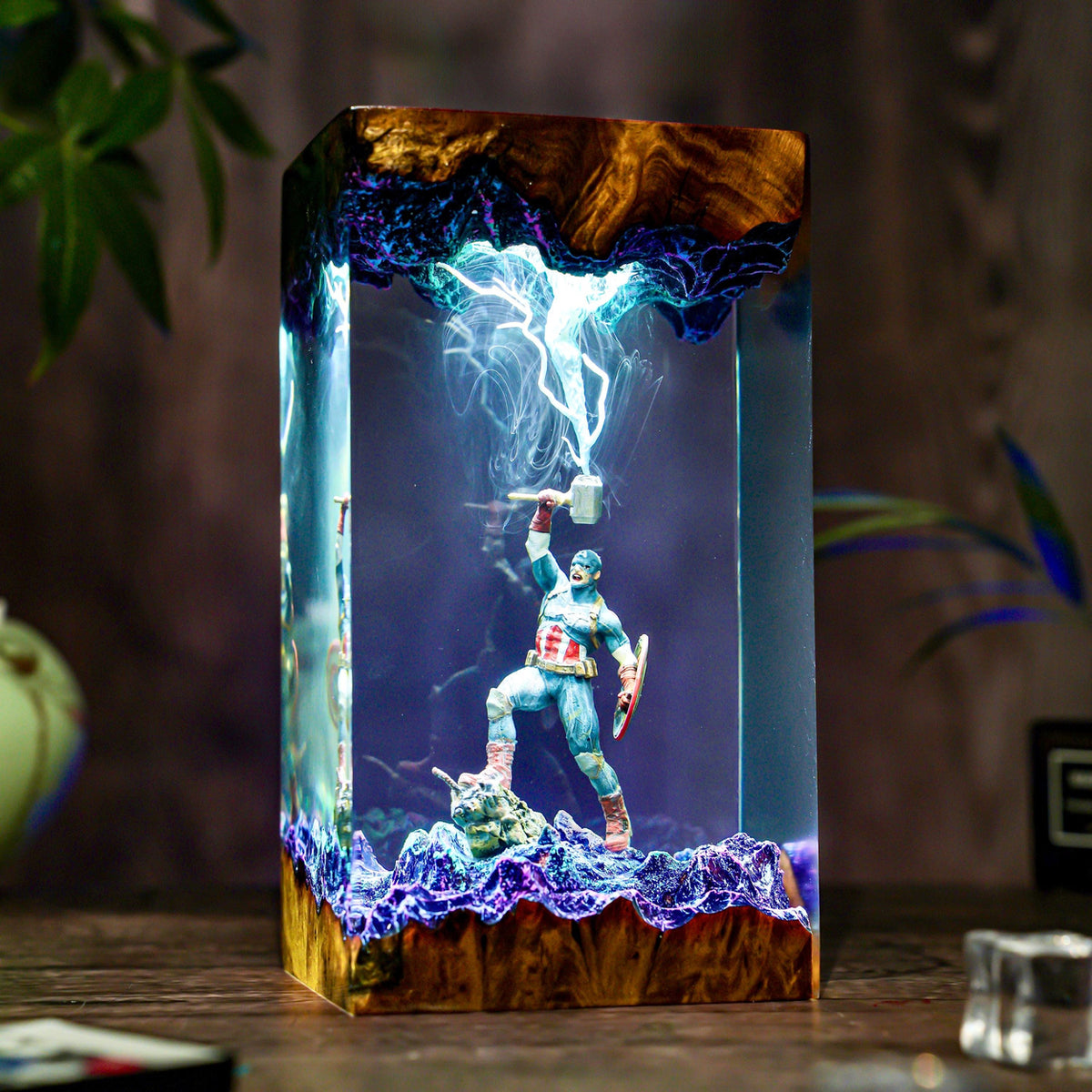 Captain America Worthy Resin Lamp - Marvel Avengers Cube Night Light Gift