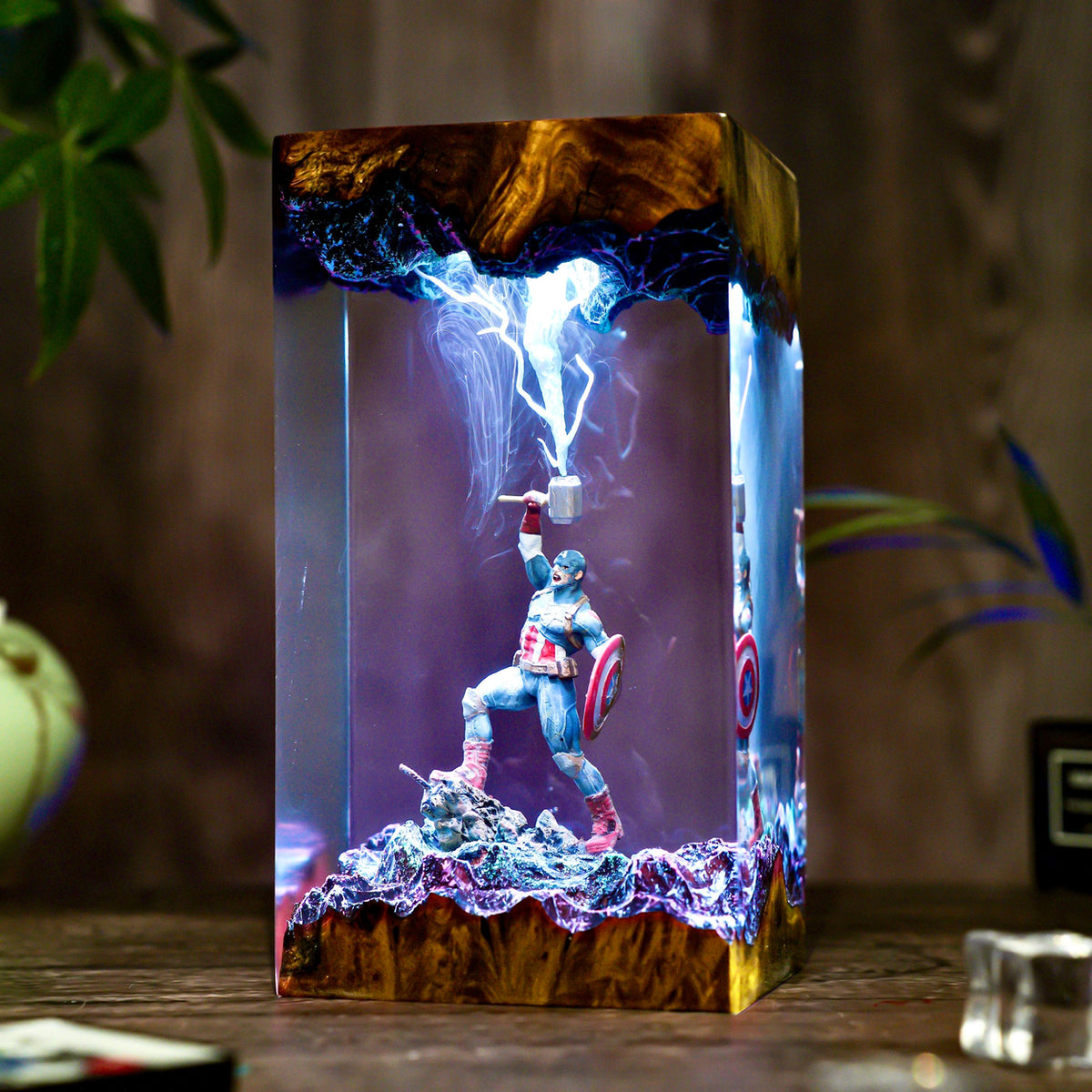 Captain America Worthy Resin Lamp - Marvel Avengers Cube Night Light Gift