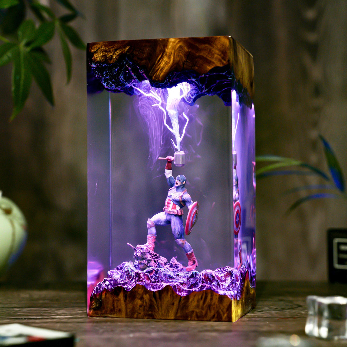 Captain America Worthy Resin Lamp - Marvel Avengers Cube Night Light Gift