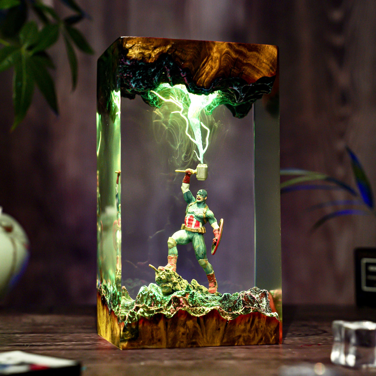 Captain America Worthy Resin Lamp - Marvel Avengers Cube Night Light Gift