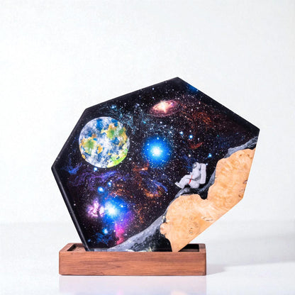 Sci-Fi Astronaut Saturn Planet Resin Wood Lamp - Unique Geek Gift