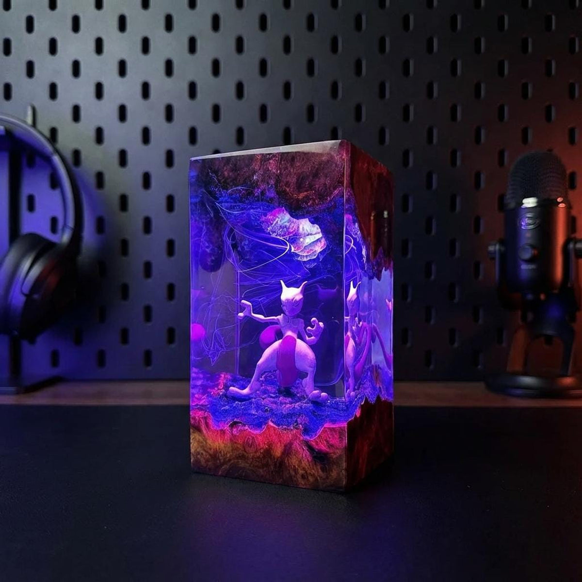 Mewtwo Energy Sphere Resin Lamp