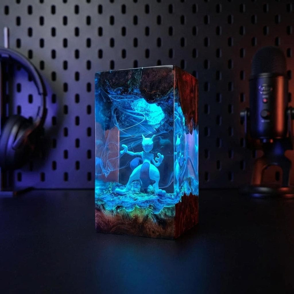 Mewtwo Energy Sphere Resin Lamp