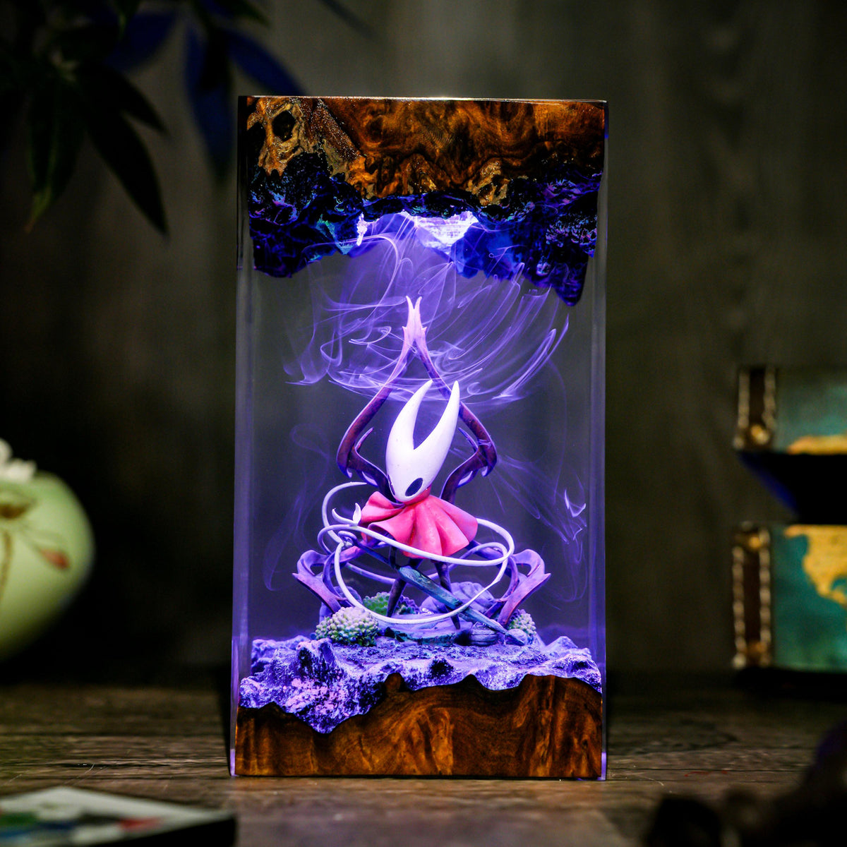 Hollow Knight Hornet Epoxy Night Lamp